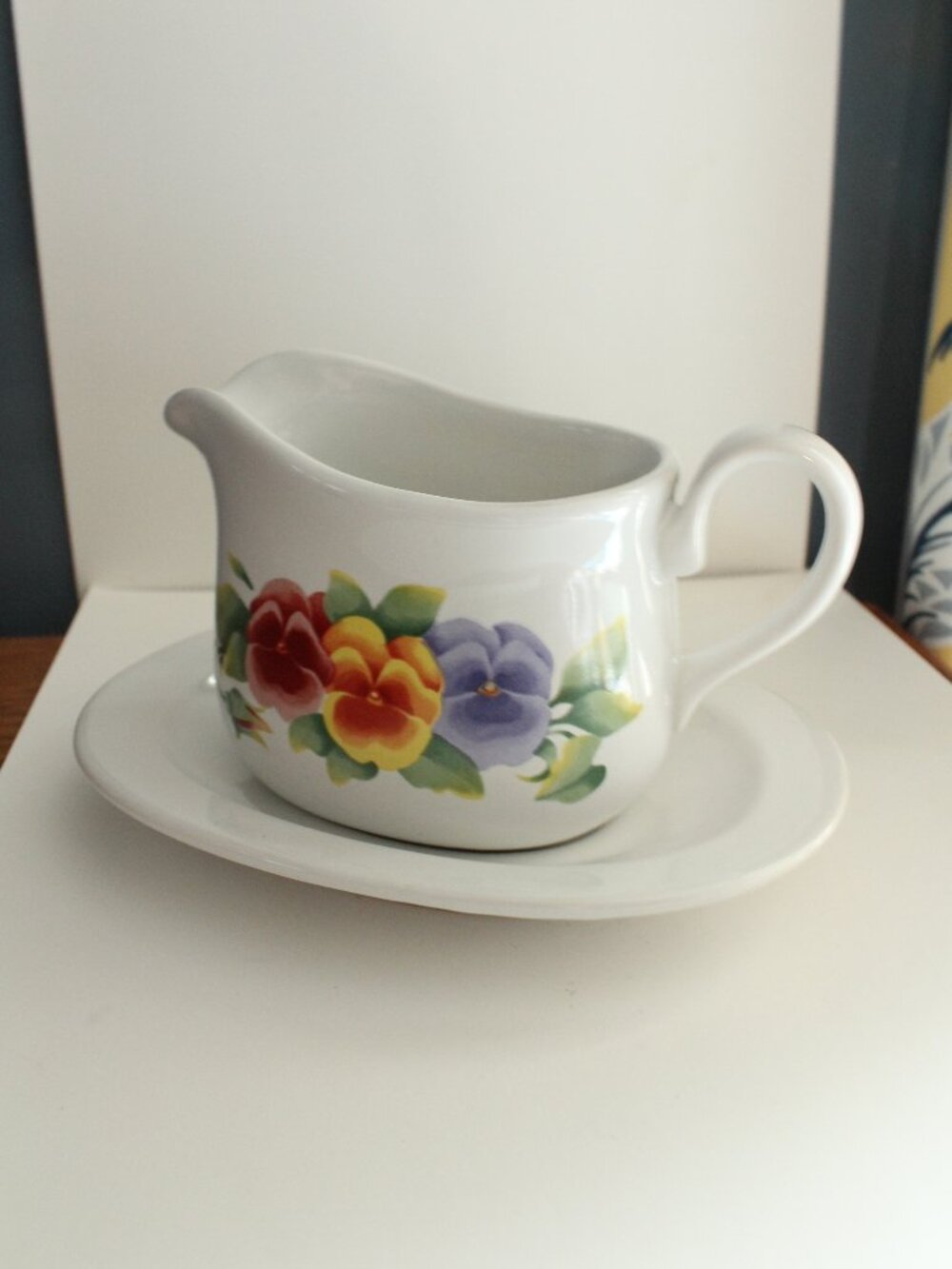 Corelle Summer Blush Gravy Boatith Bottom Plate